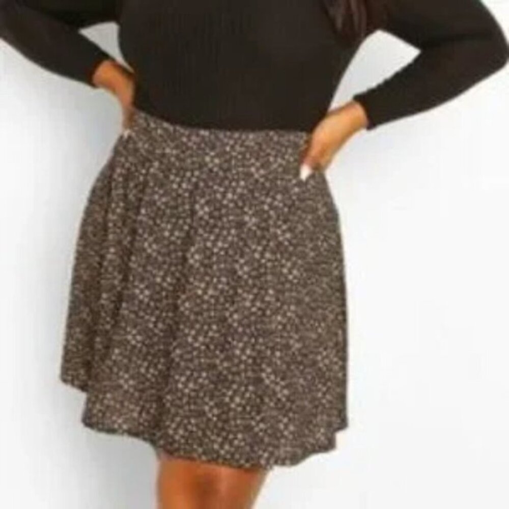 BOOHOO PLUS floral skater skirt with elastic waist size 22